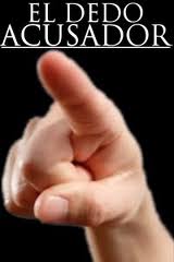 el dedo acusador
